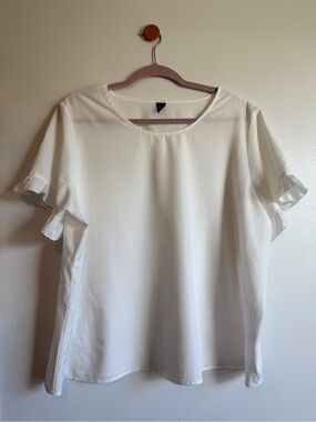 SHEIN White Ruffle Sleeve Round Neck Blouse